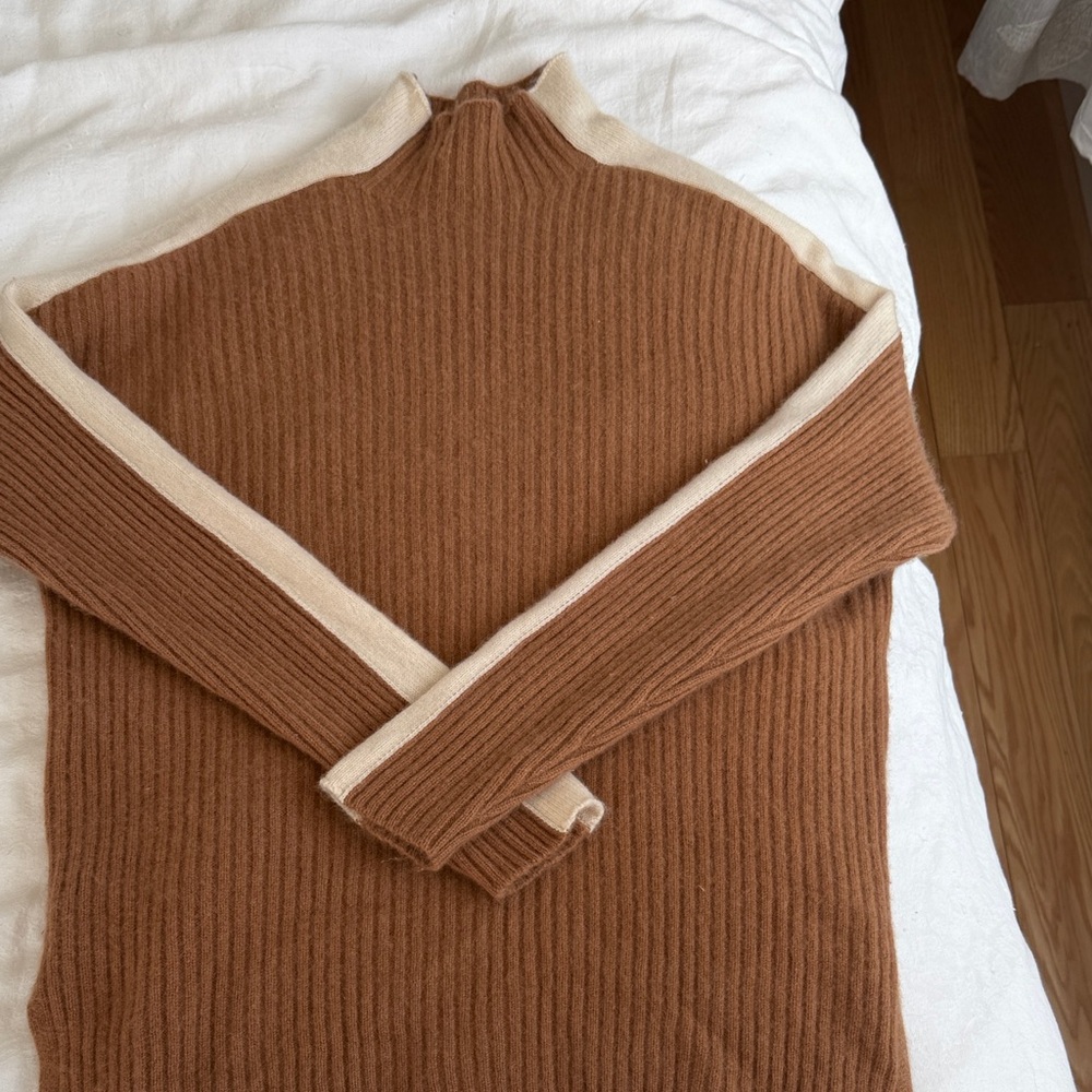 Garnet Hill Tan and Cream Ribbed Turtleneck Sweater